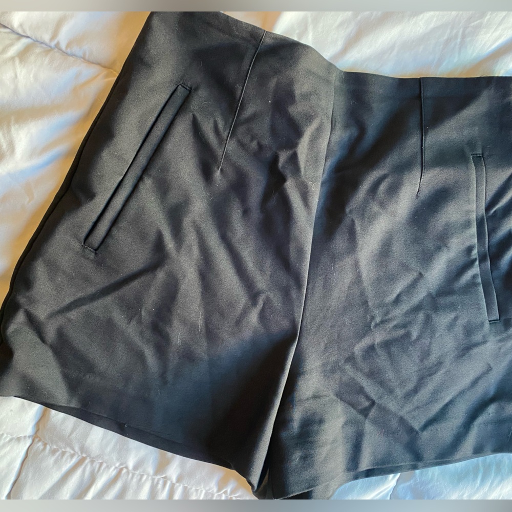 Zara Classic high rise Black shorts